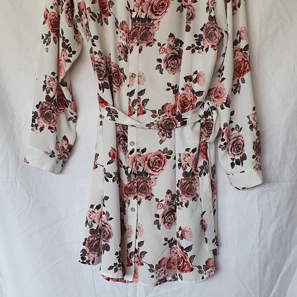 F21 white belted shirt dress with pink roses - Picture 4 of 4